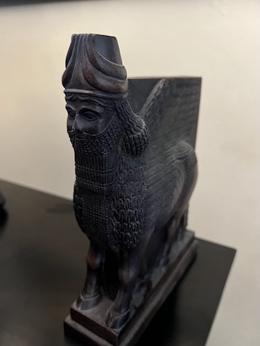 Picture of a lamassu.