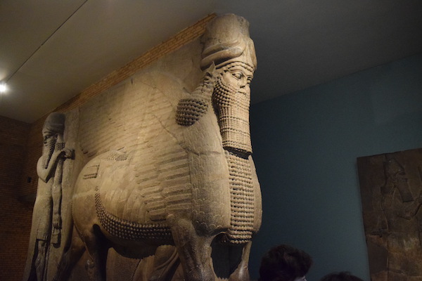Picture of a lamassu.