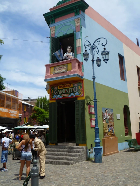 Photo of a corner store, Havanna, in El Caminito